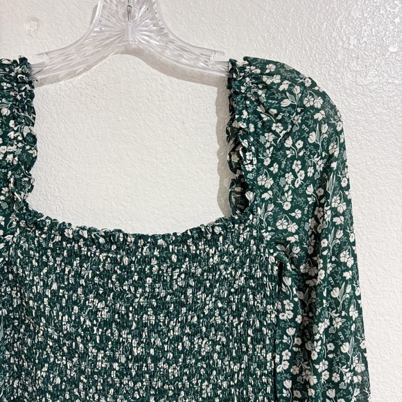 Reformation Pinto Long Puff Sleeve Smocked‎ Top in Parsley Green & White Floral - Picture 7 of 10